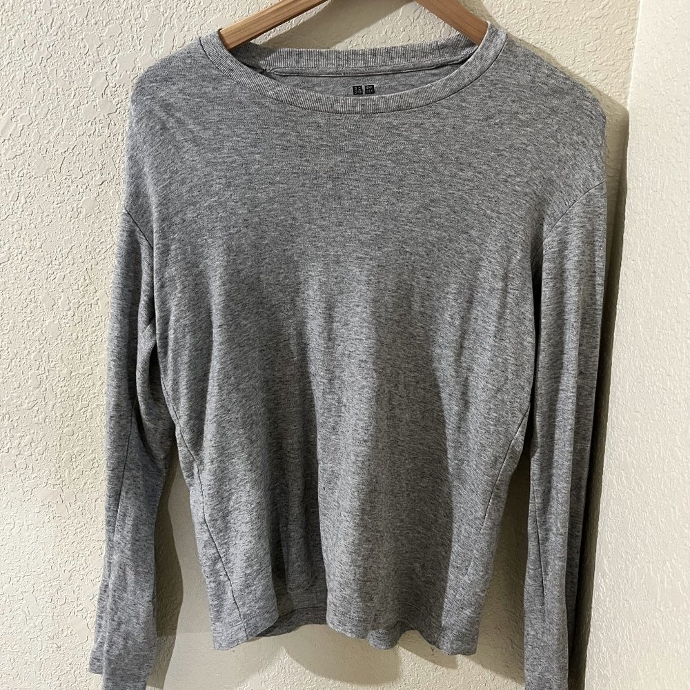 Uniqlo Silver/Grey Thermal Long Sleeve Crewneck Size XS